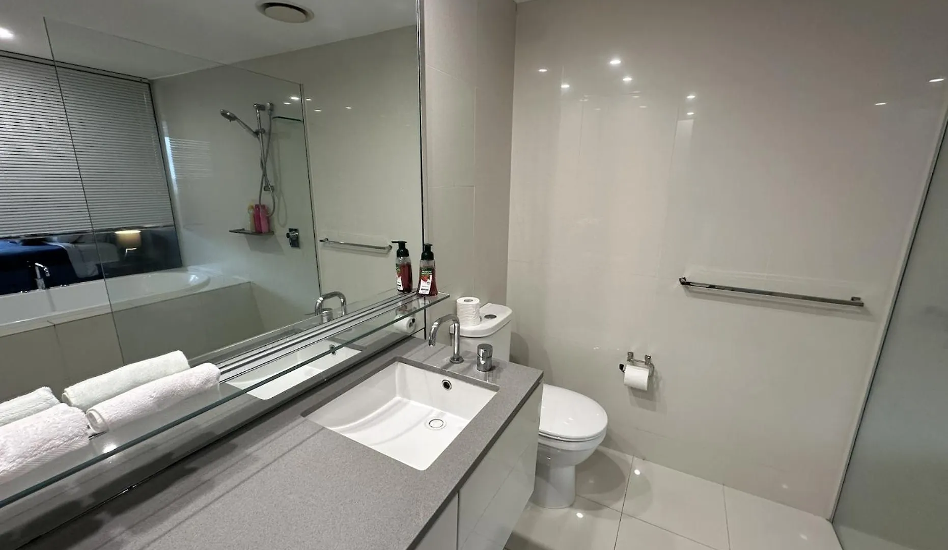 Beachview Surfers 2bd Lux Daire *