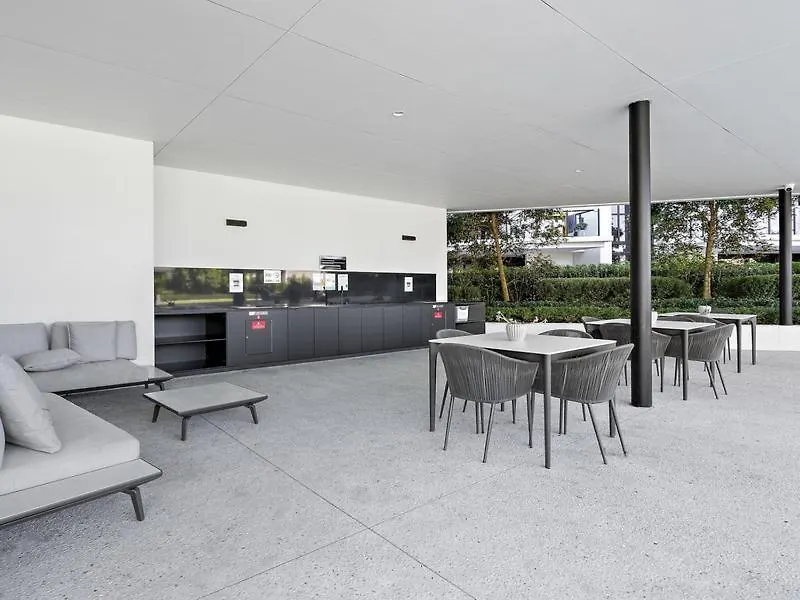 Palm Luxury With Hinterland Views
