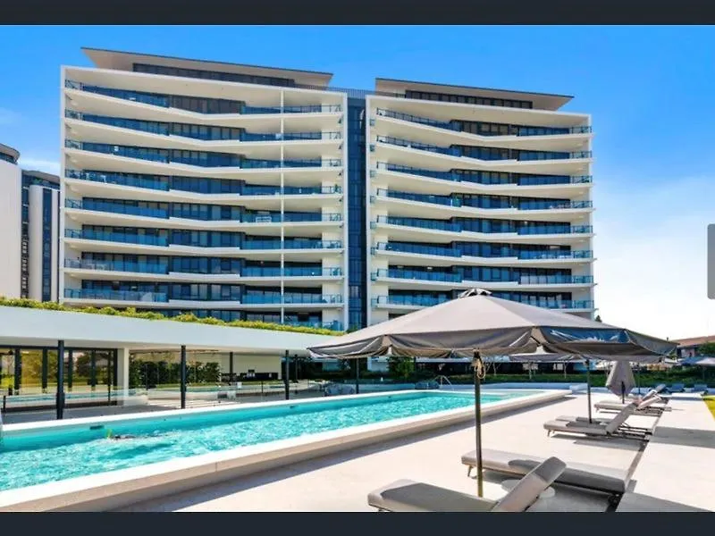 Palm Luxury With Hinterland Views