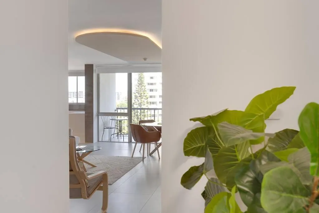 2br Modern Surfers Paradise Διαμέρισμα