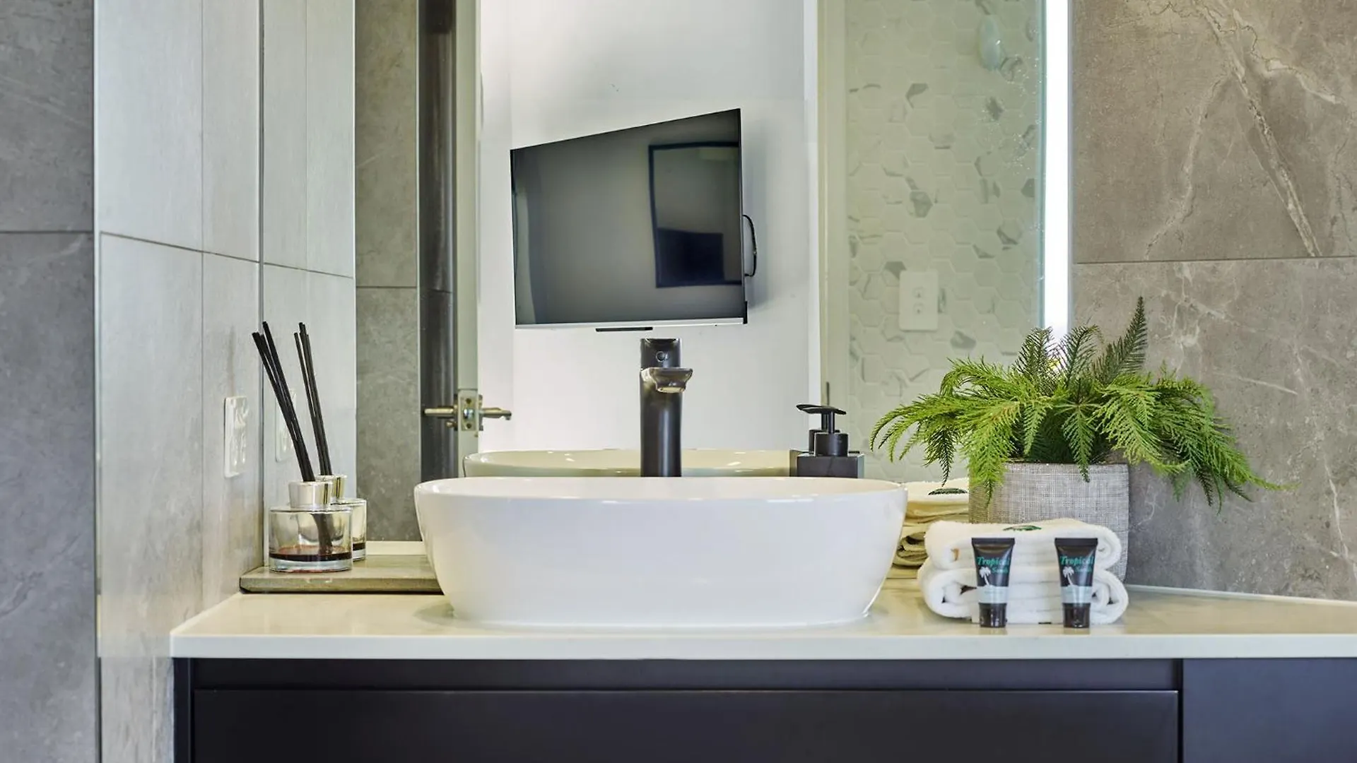Amazing Views Surfers Paradise 2 Bedroom Unit Close To Everything Голд-Кост