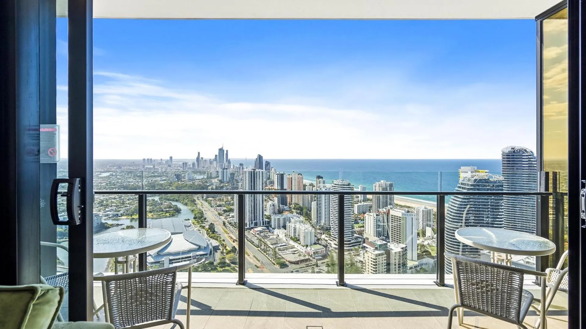 아파트 2 Bedroom 1 Bathroom Private At Casino - Paid Parking Only 골드코스트