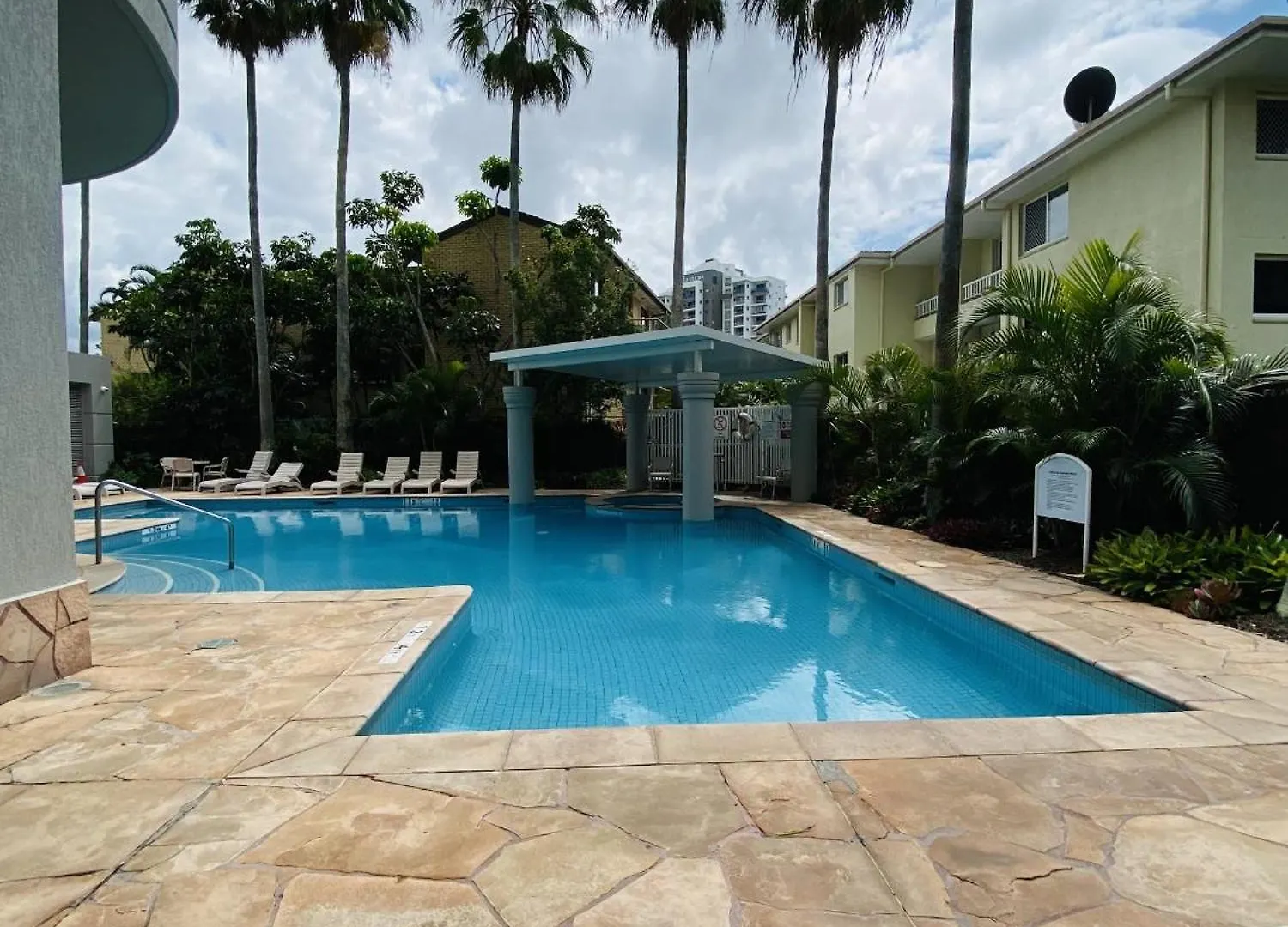 Ocean View Surfers Paradise Apartment