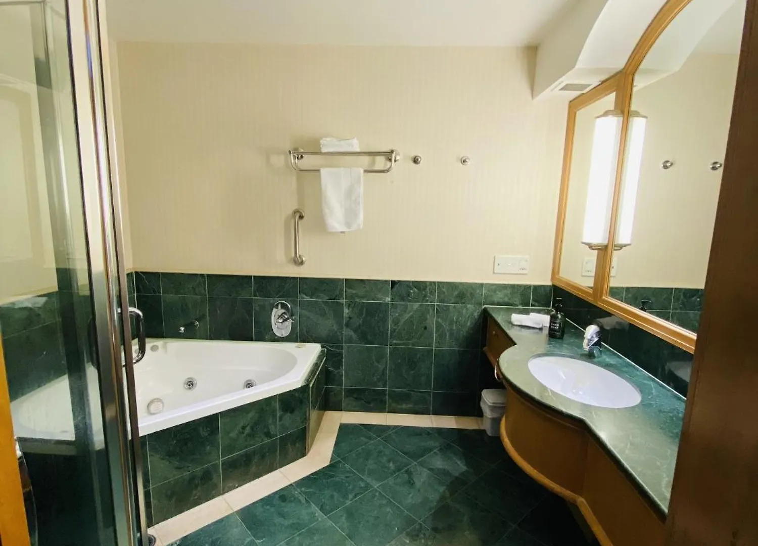 Ocean View Surfers Paradise Apartment *