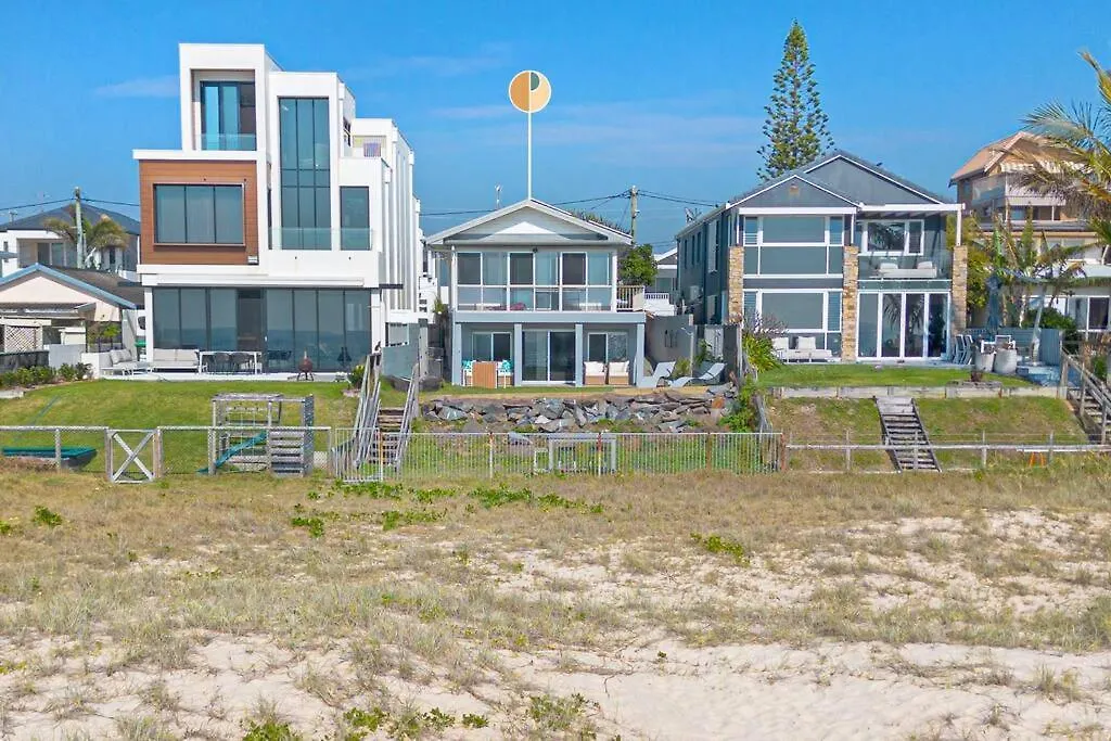 Seaside Serenity Exclusive Beachfront Escape Tatil Evi *