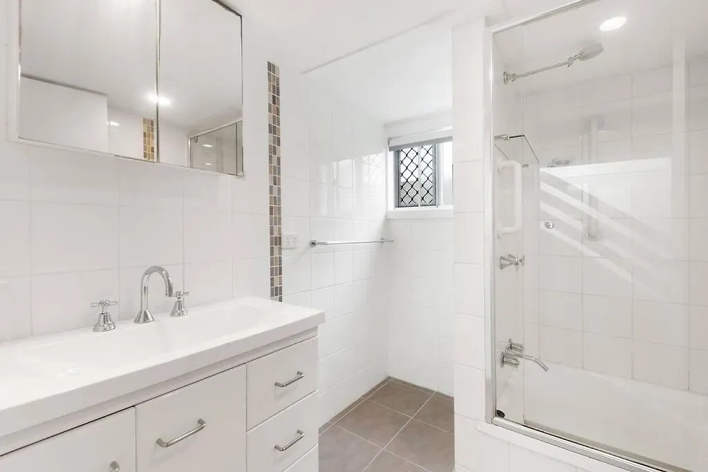 Seaside Serenity Exclusive Beachfront Escape * Gold Coast