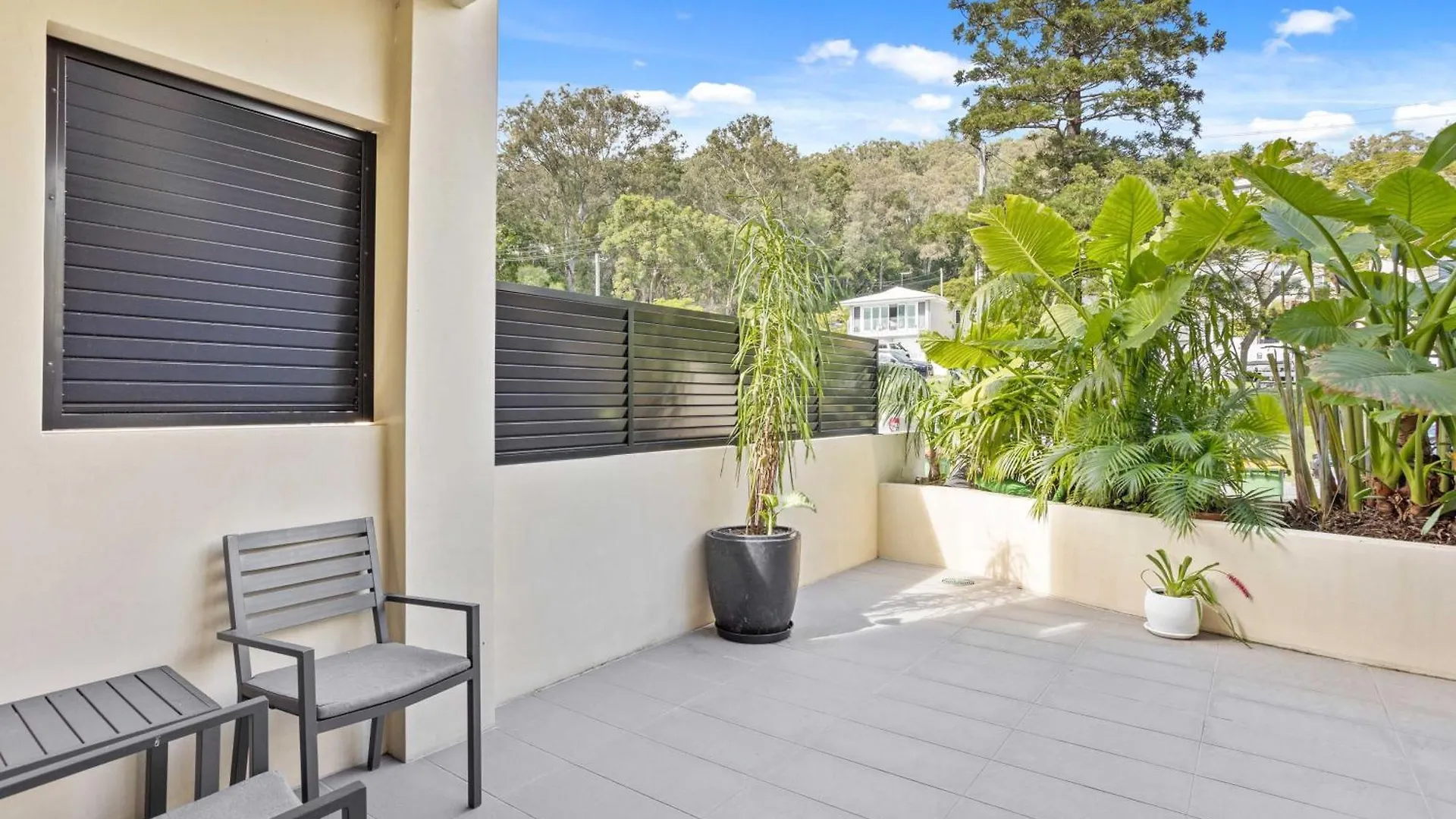 Apartment Private Burleigh Retreat, Short Walk To Gold Coast