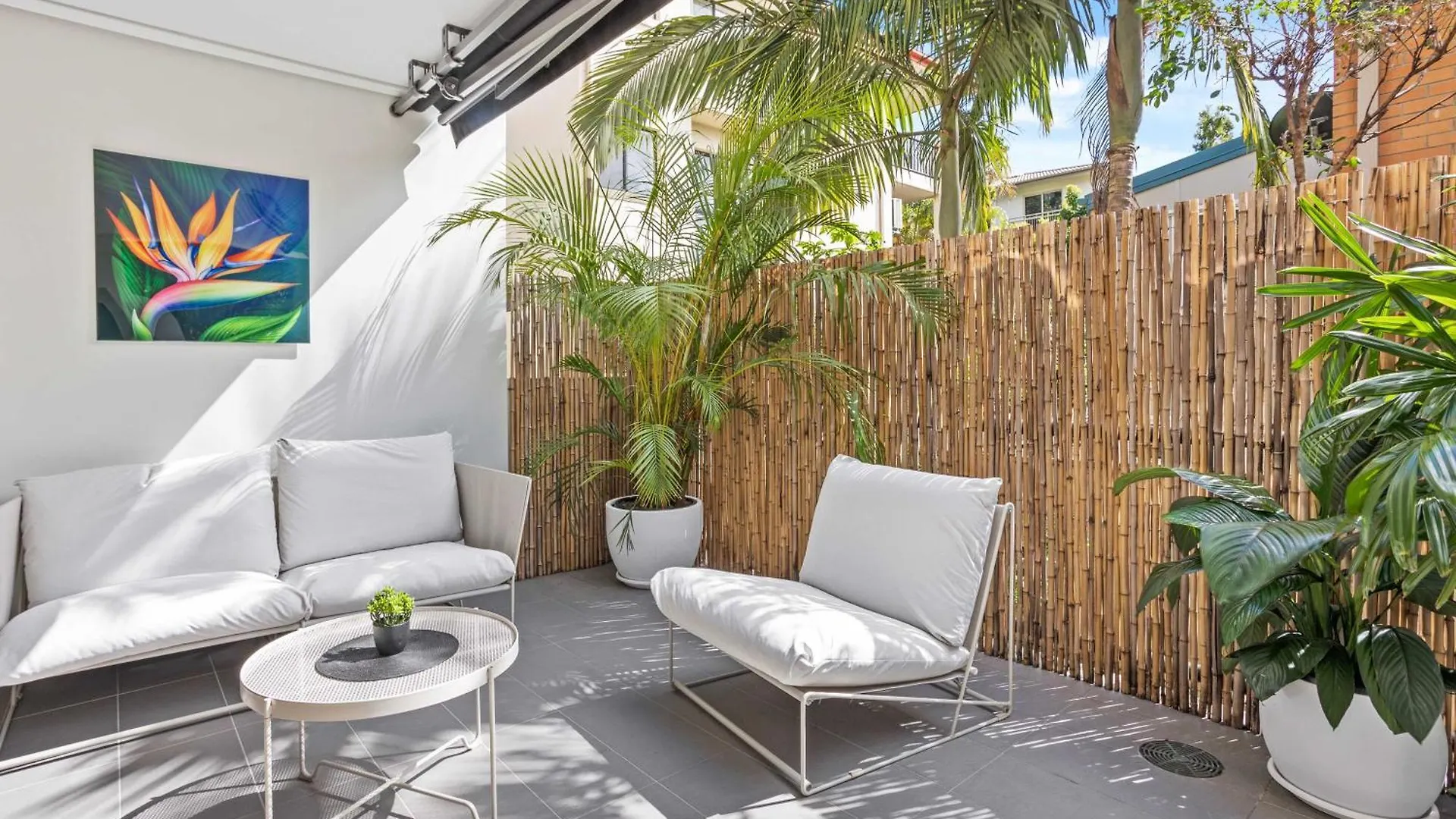Private Burleigh Retreat, Short Walk To Apartment *