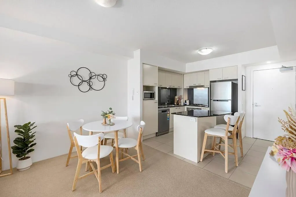 Stunning Unit-perfect Location *