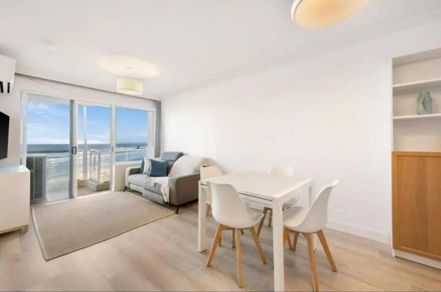 Premium Floor Oceanfront Unit In Regency On The 705