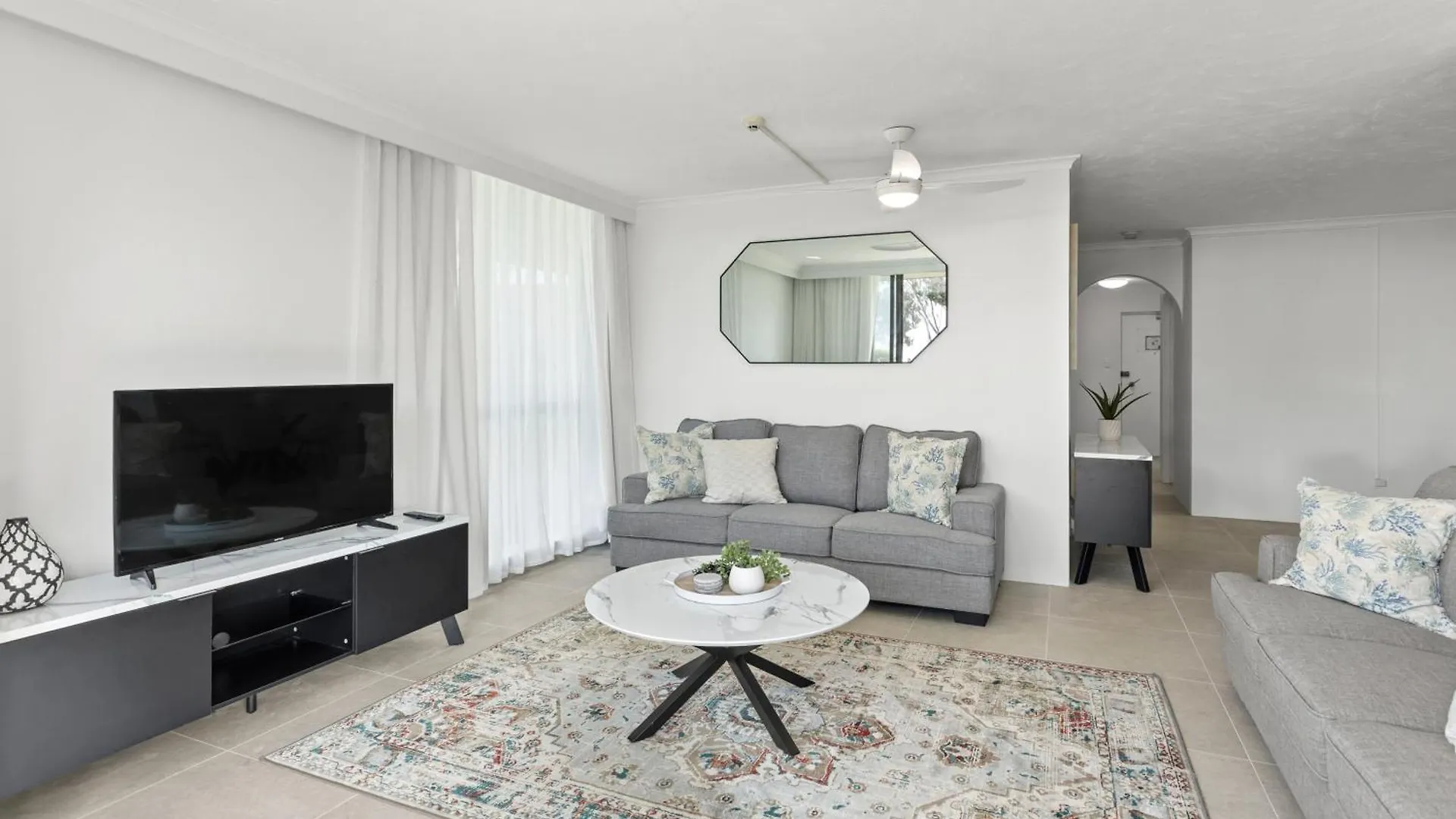 Seacrest Beachfront Surfers Paradise Gold Coast