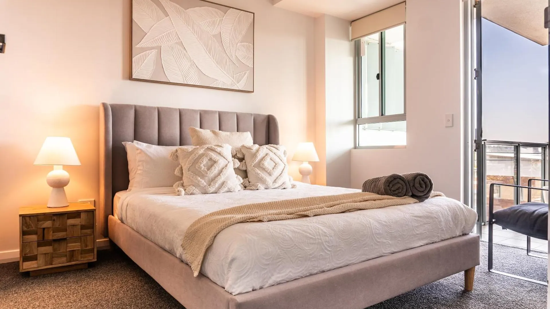 Pavilion Palm Beach, Vibrant Cafs & Dining Gold Coast