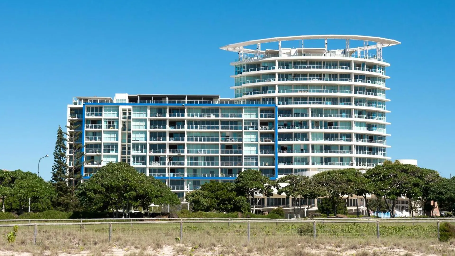 Kirra Surf Lägenhetshotell 4*