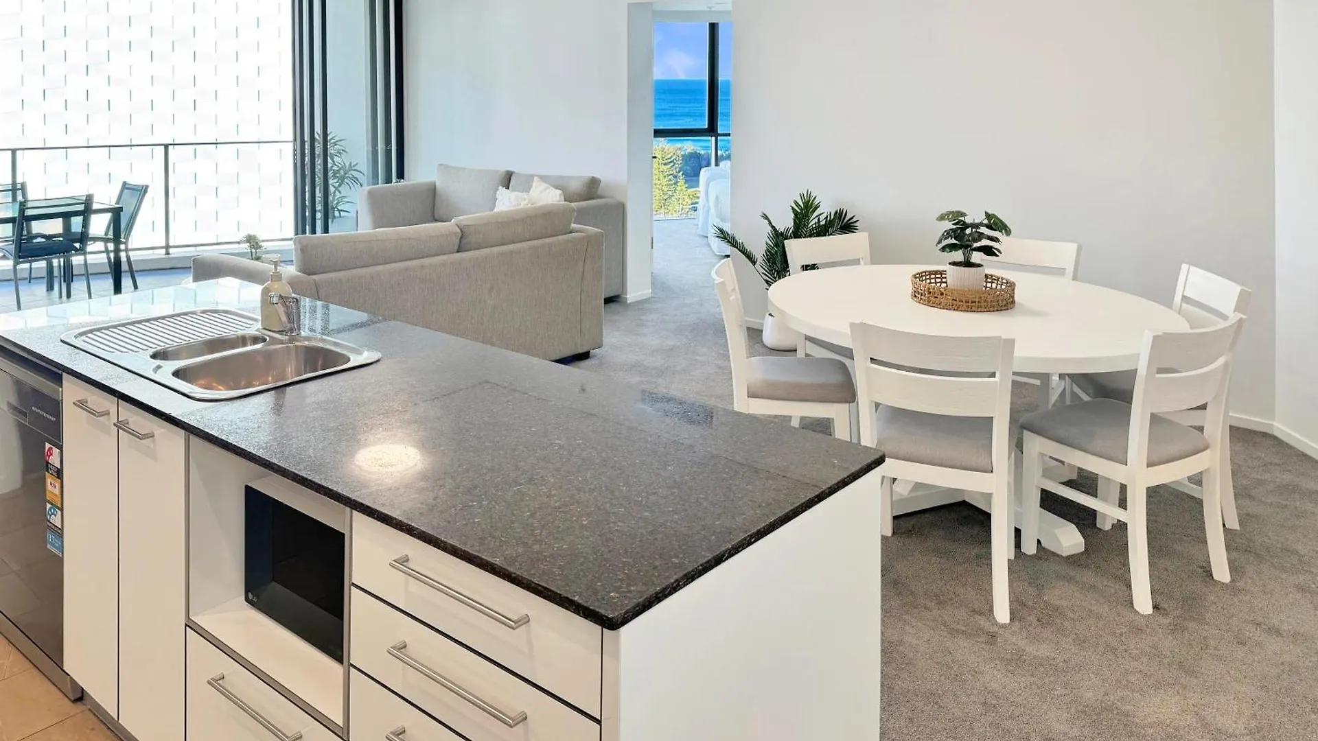 Апартаменты Sierra Grand 15th Floor Ocean Views Parking