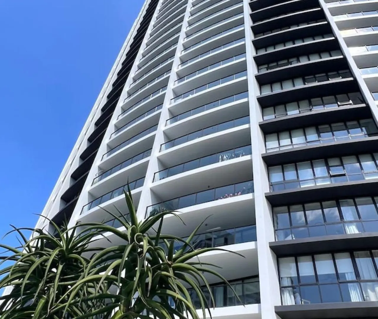 Sierra Grand 15th Floor Ocean Views Parking Апартаменты