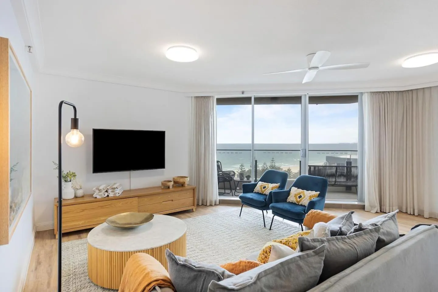 Ocean's 14th - Beachfront Resort-style Living *