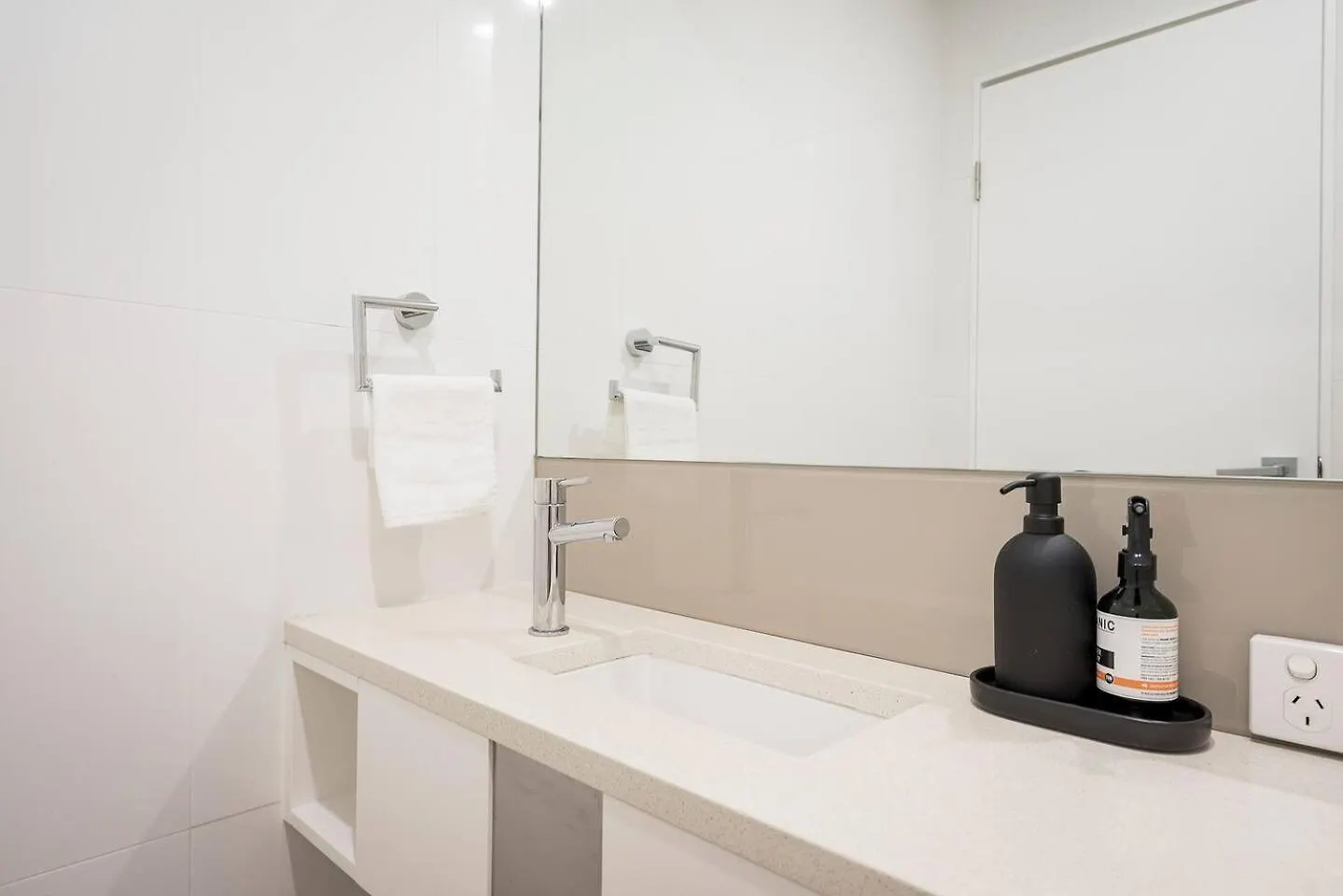Appartamento 'dee-ell Place' A Beachside Entertainer's Dream *