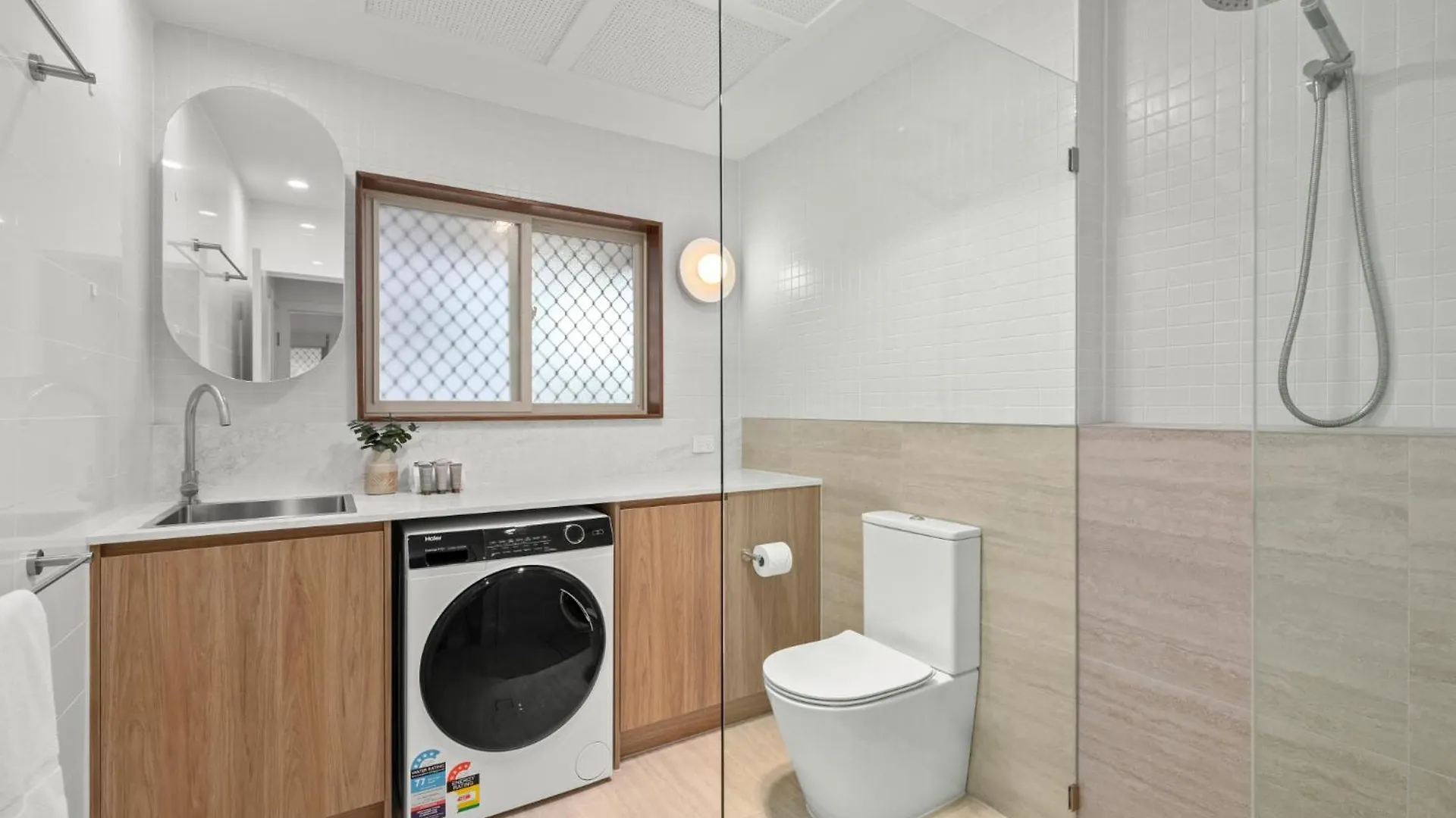 Sophisticated 2-bed Steps Away From Bilinga Apartment Gold Coast