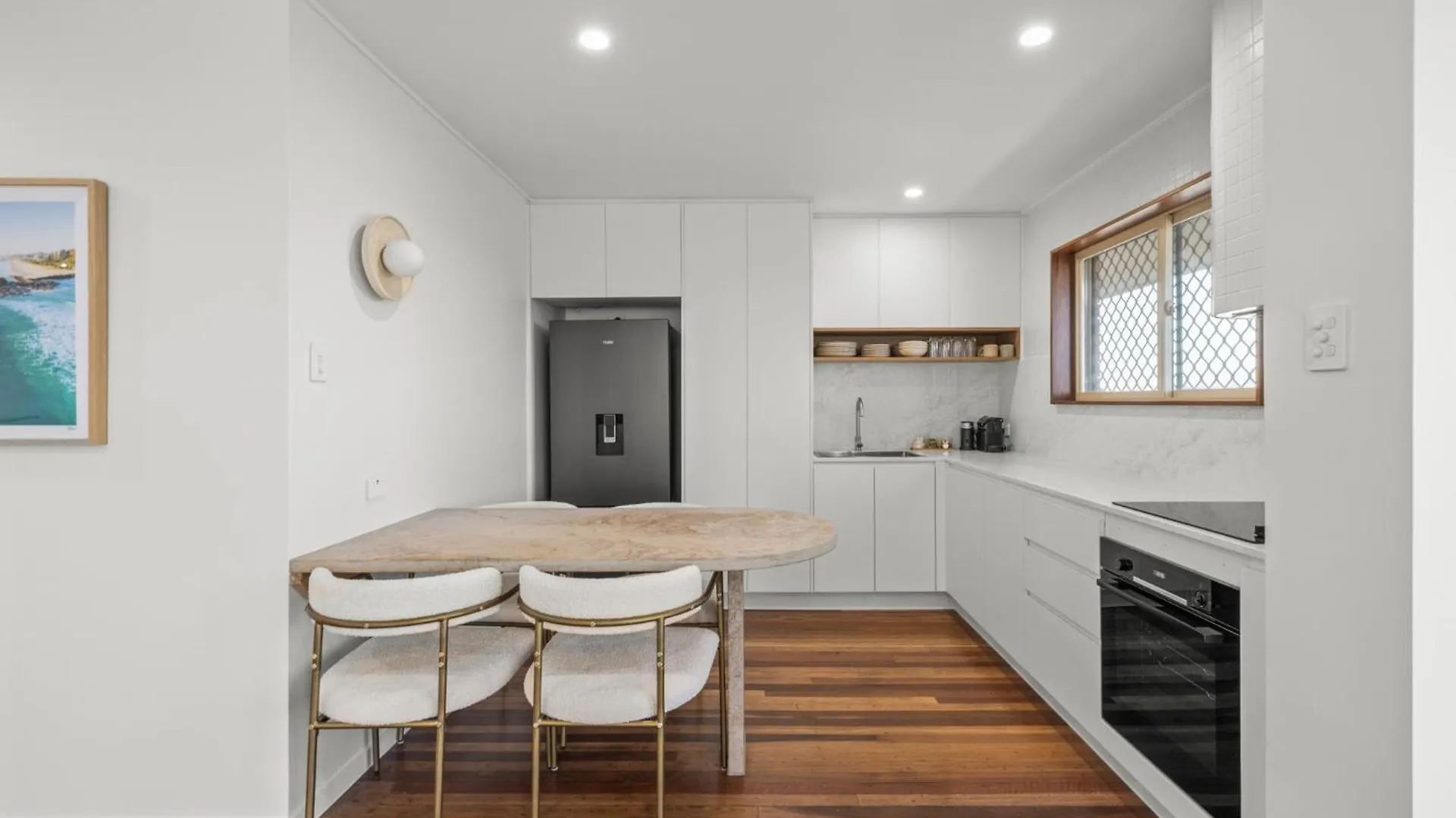 Sophisticated 2-bed Steps Away From Bilinga *