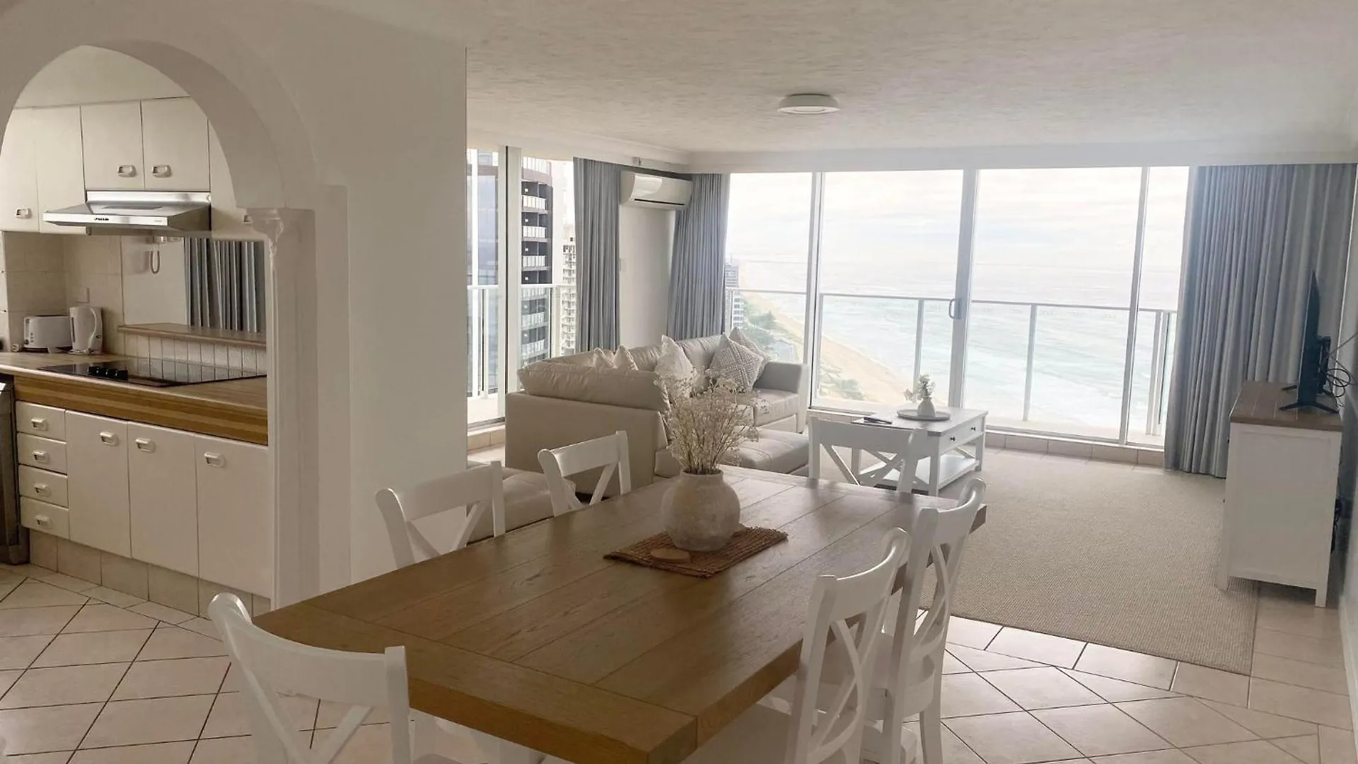 Hi Surf Beachfront 4*