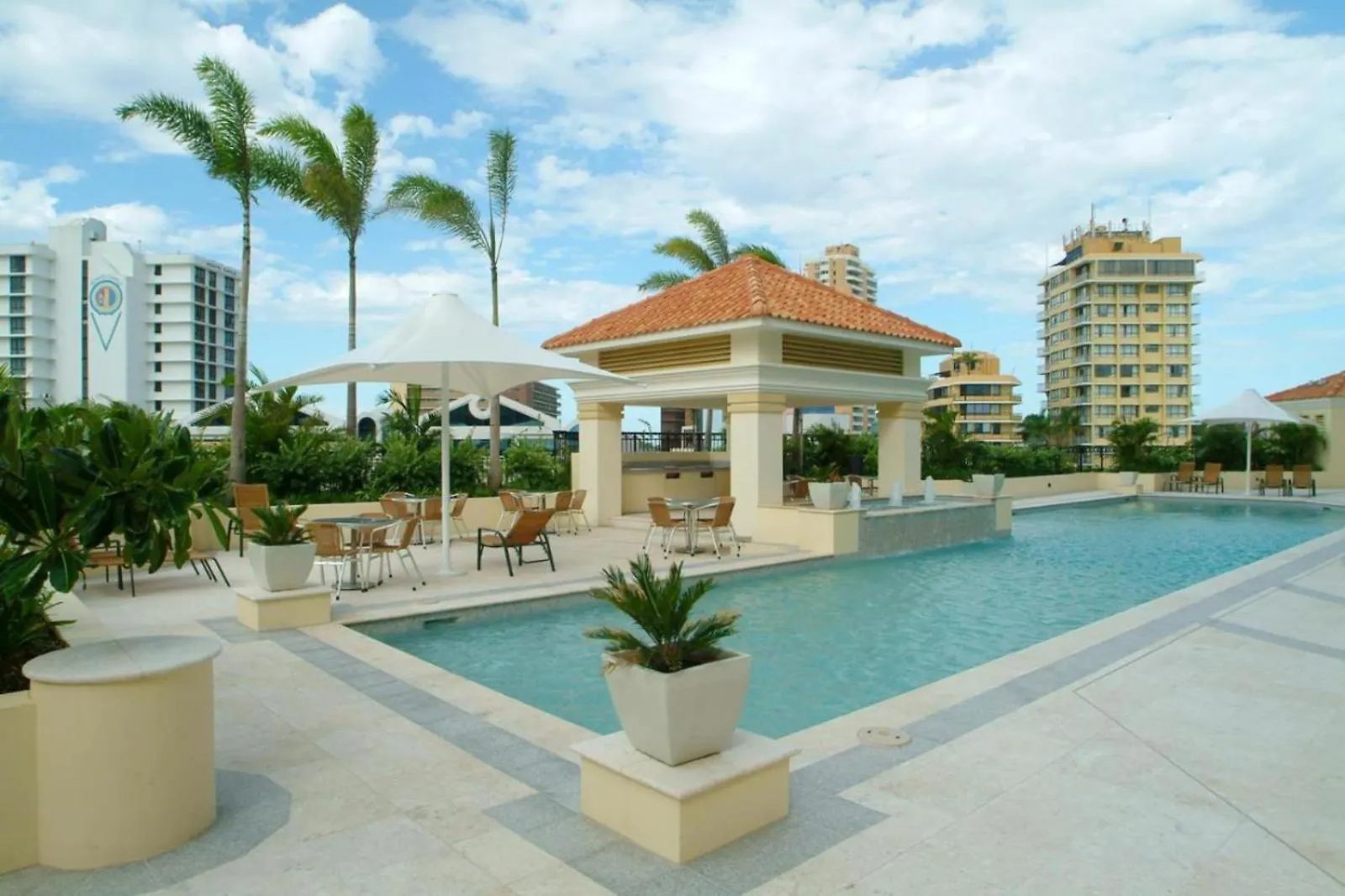 Tropical Luxurious Retreat