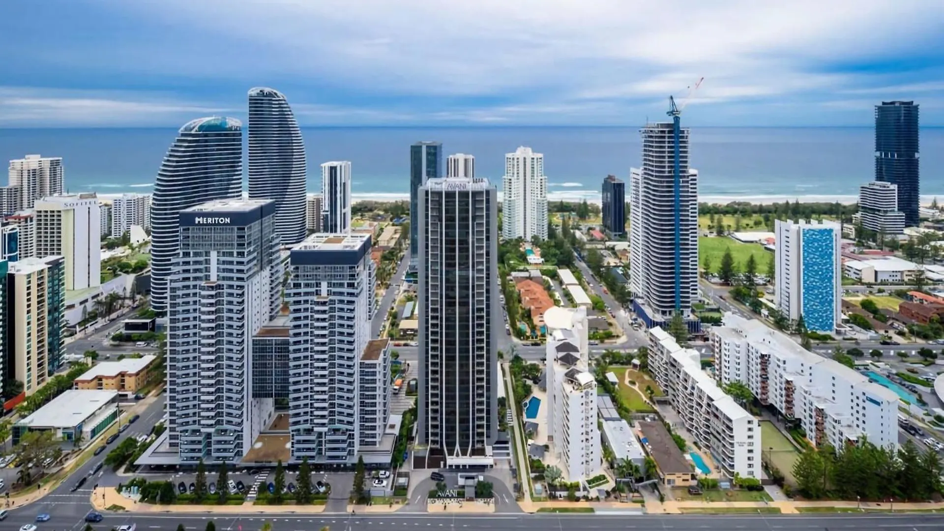 Darling Views 41st Floor Oasis With Pool Apartment