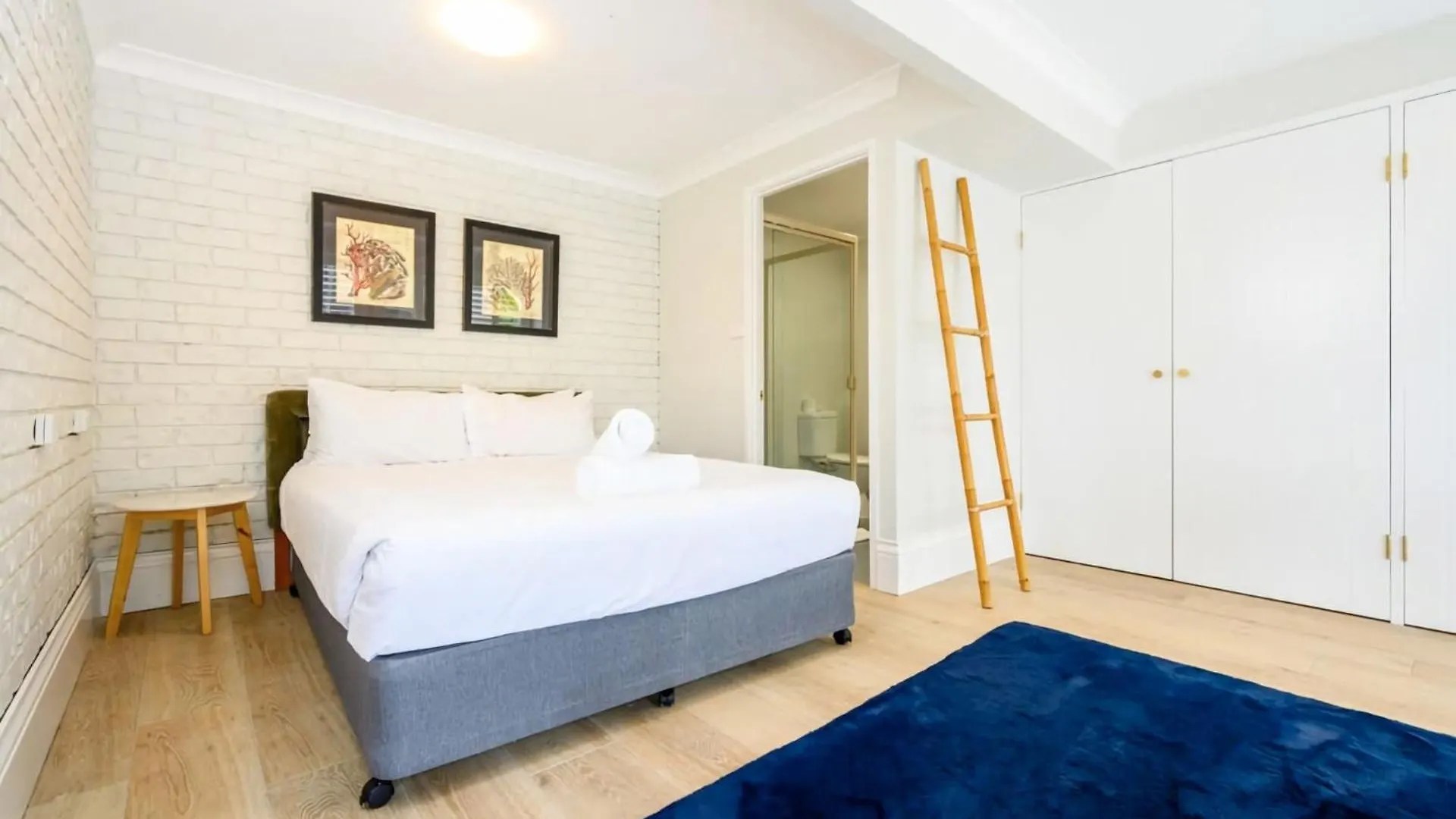 Riverfront Oasis Serene 1brm Retreat דירה גולד קוסט
