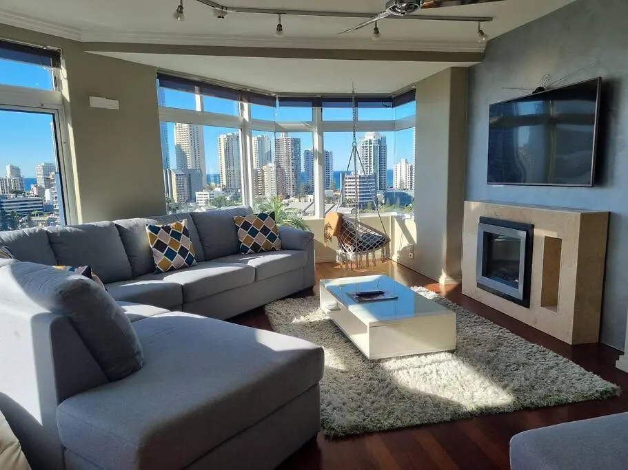 Holiday home Surfers Paradise Penthouse & Rooftop Plunge Pool Gold Coast