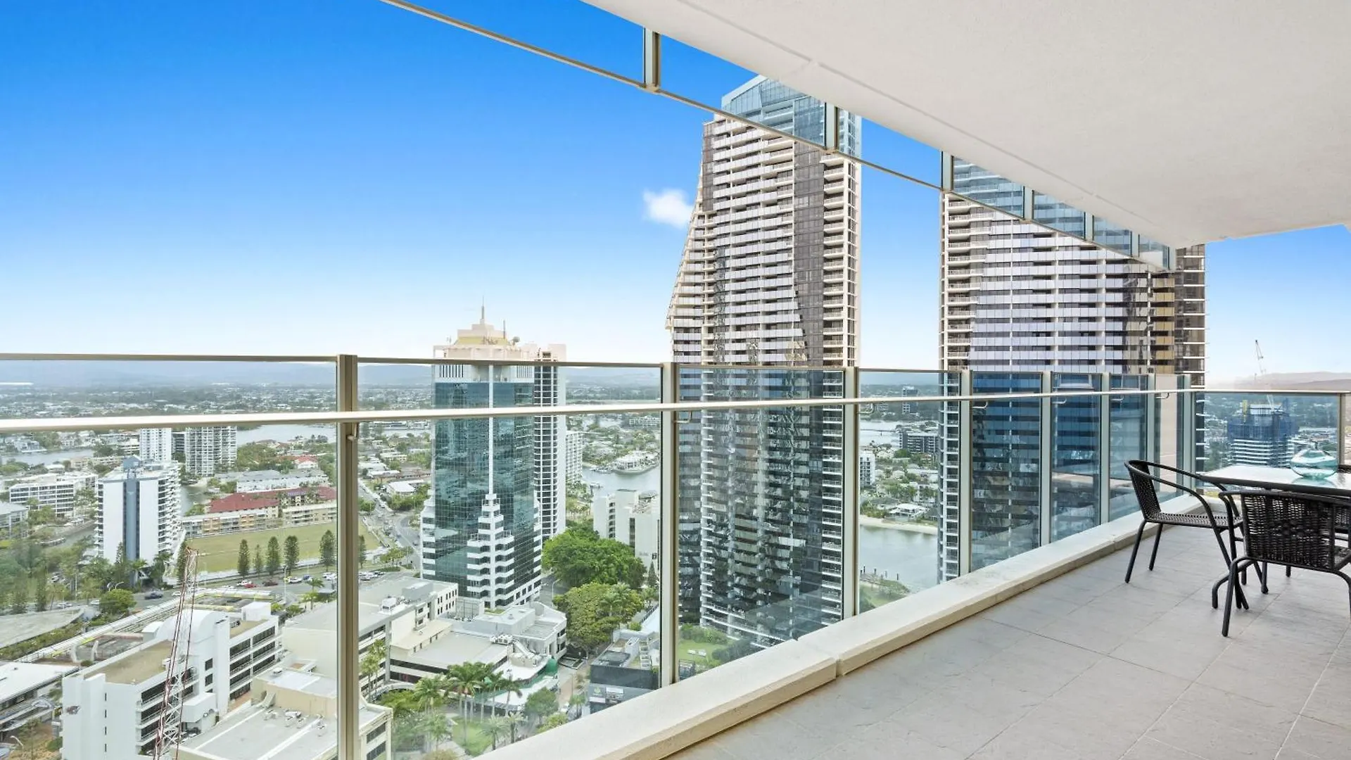 Apartment H Residences - Qstay *