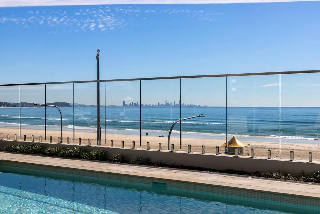 Luxurious 2br 2ba Oceanfront Kirra Apartment