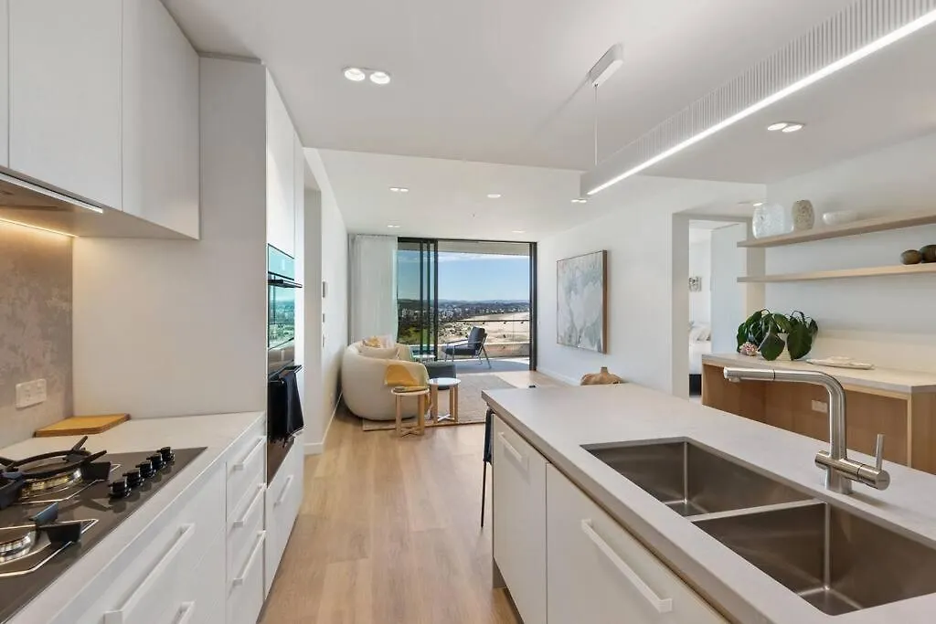 Apartment Luxurious 2br 2ba Oceanfront Kirra