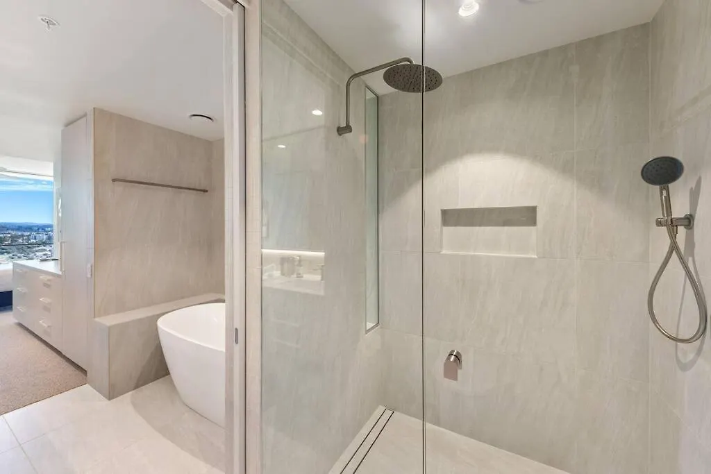 Luxurious 2br 2ba Oceanfront Kirra * Gold Coast