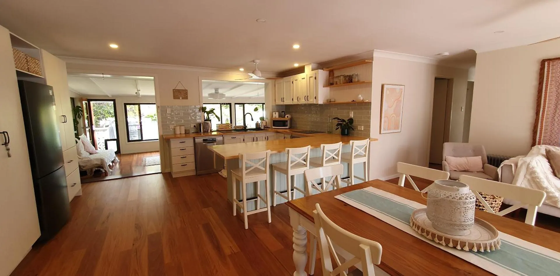 Family Retreat, 1 And Half Kms, Shops, Full