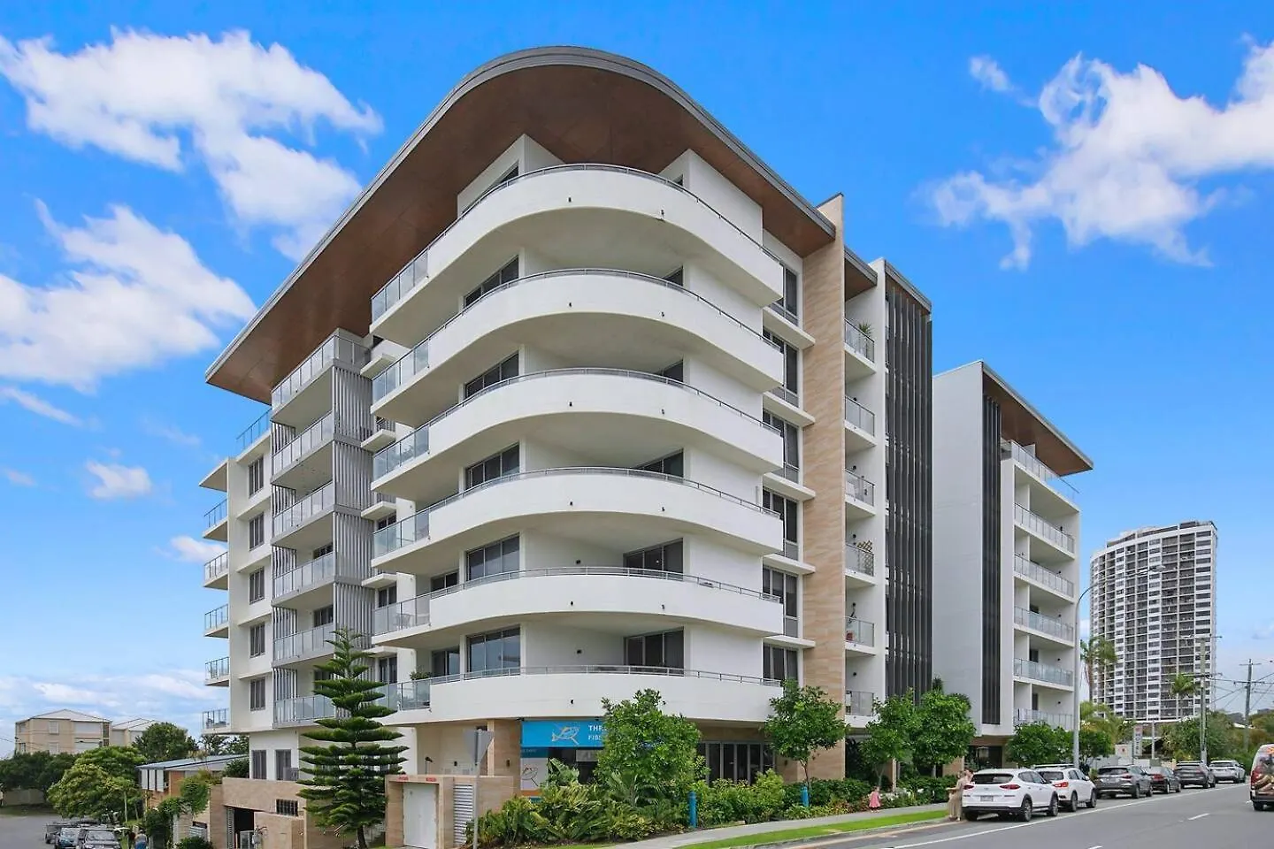 Apartament Starlit Palms Chic Poolside Haven By The *