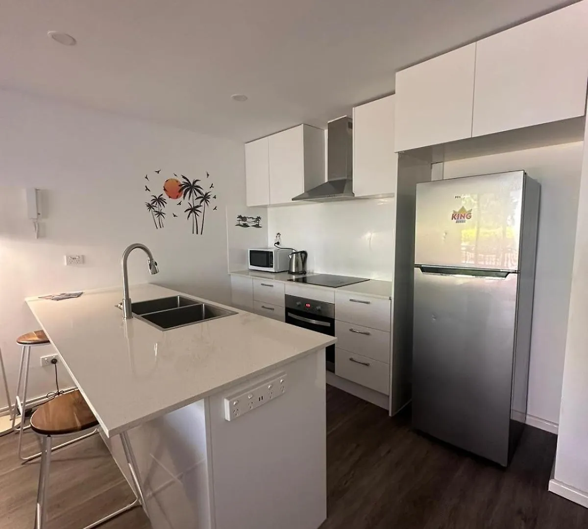 Surfers Tradewinds 3*