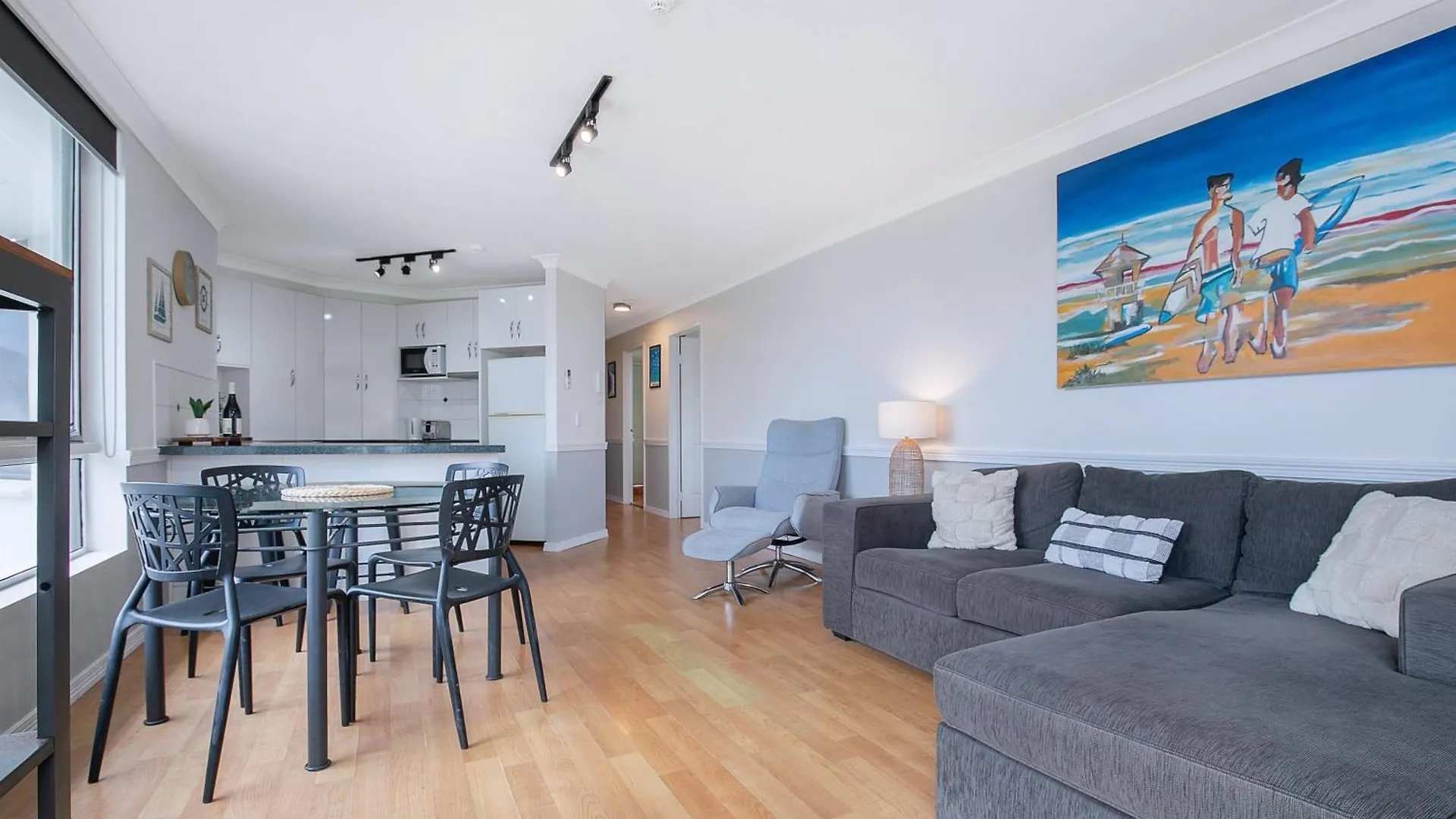 Apartment Seascape Sanctuary - Palm Resort-style Bliss