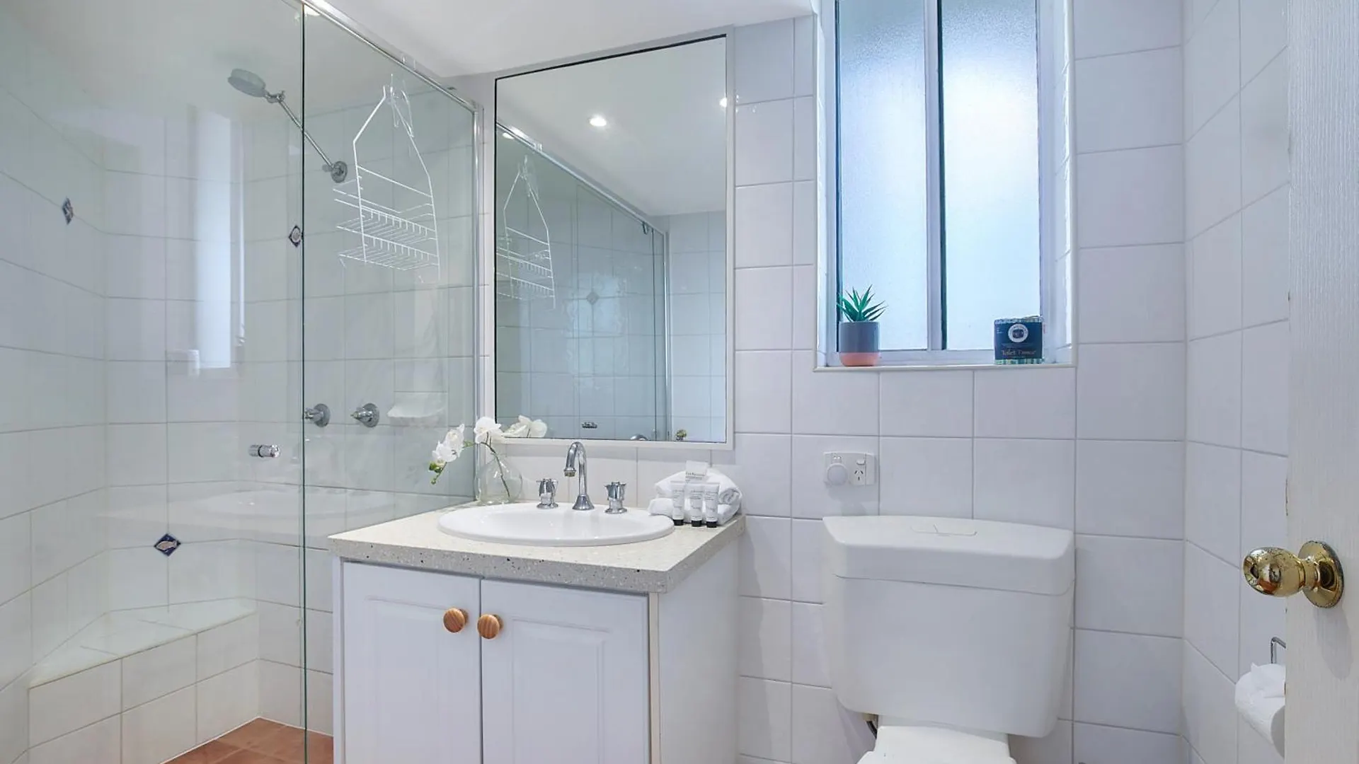 Seascape Sanctuary - Palm Resort-style Bliss Apartment Gold Coast