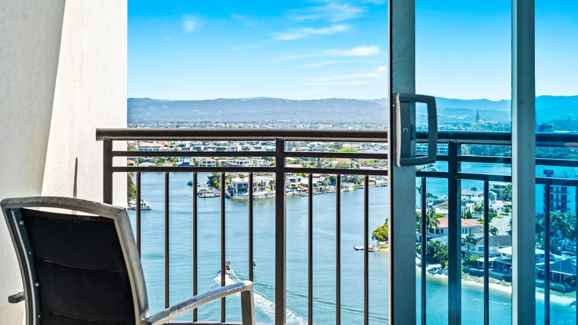Chevron Renaissance Surfers Paradise Mid Week Madness Deal - Q Appartamento *