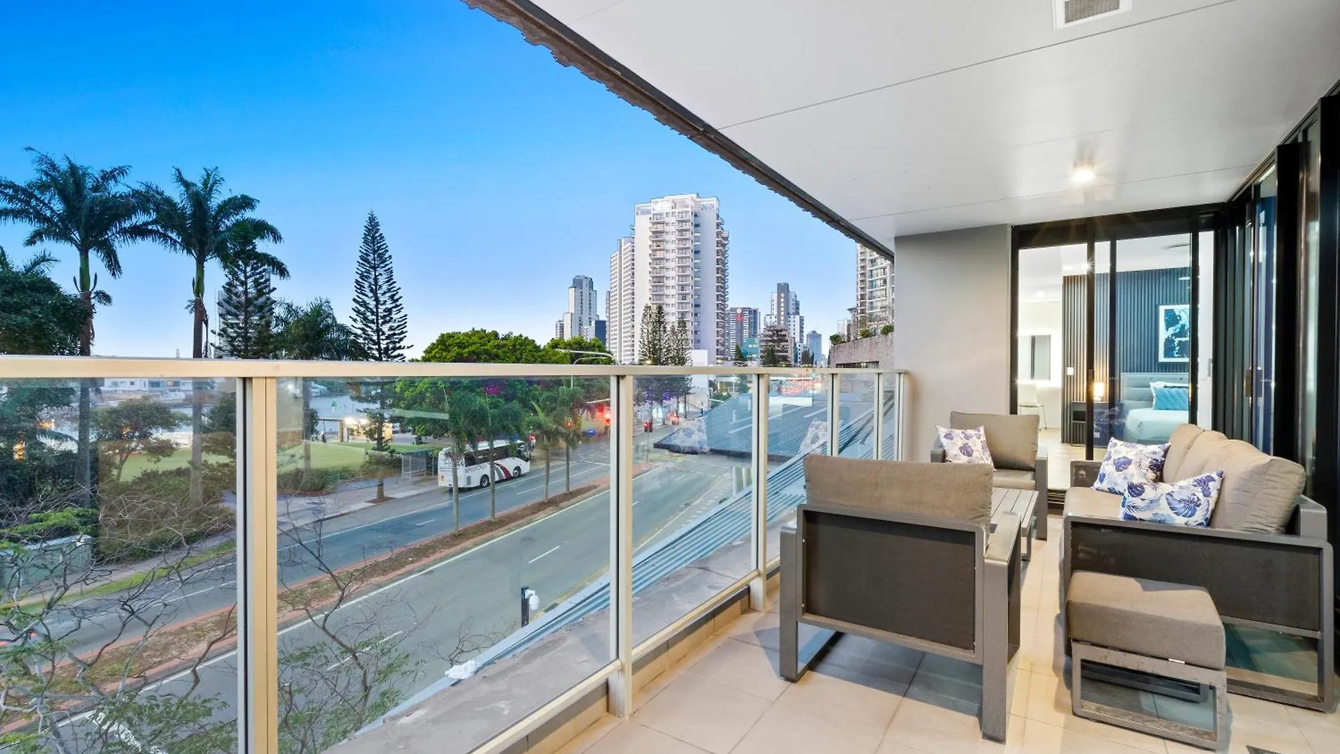 Self-contained At Circle On Cavill - Privately Managed - Wow Gold Coast