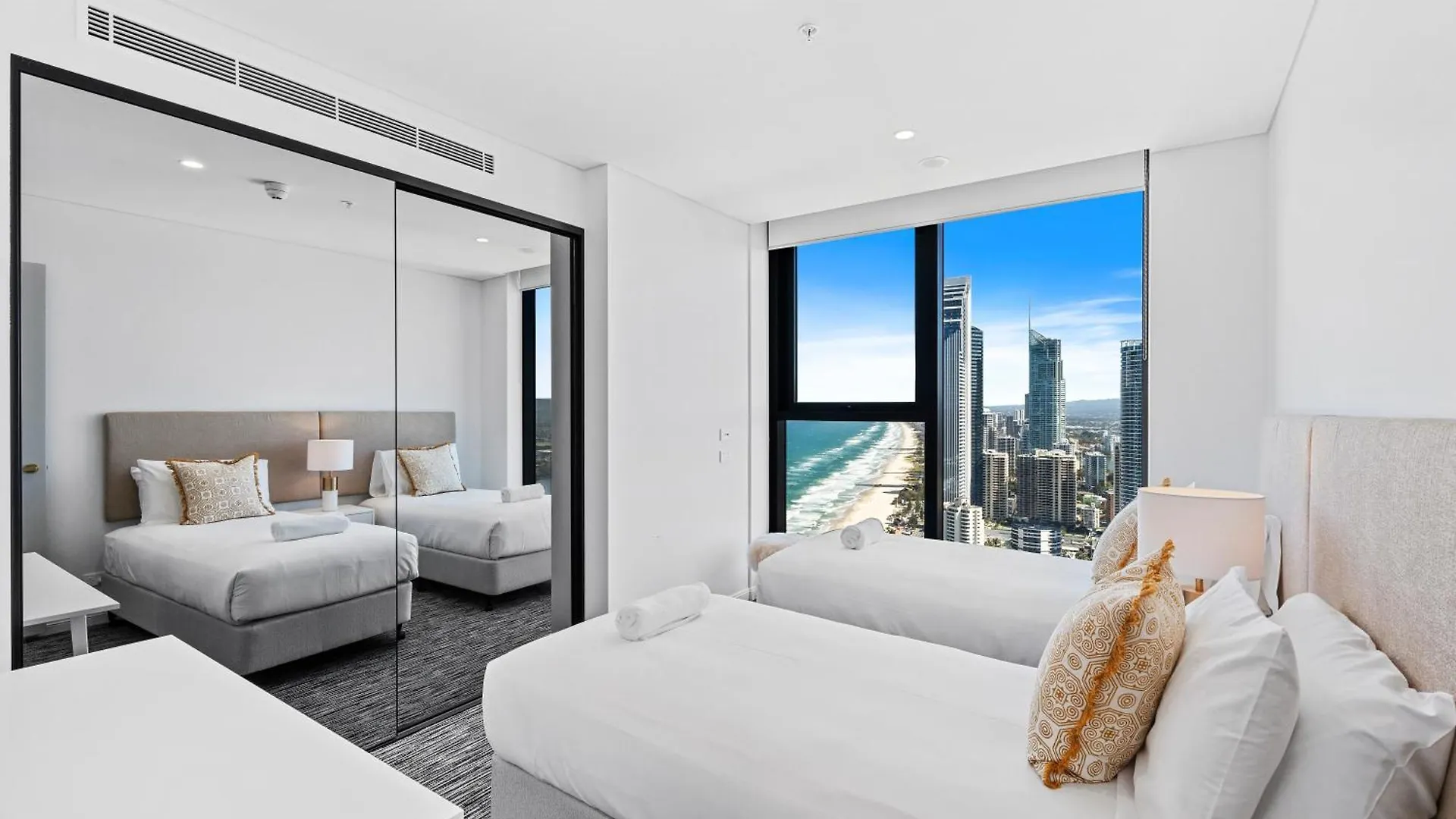 Ocean Surfers Paradise - Gclr *