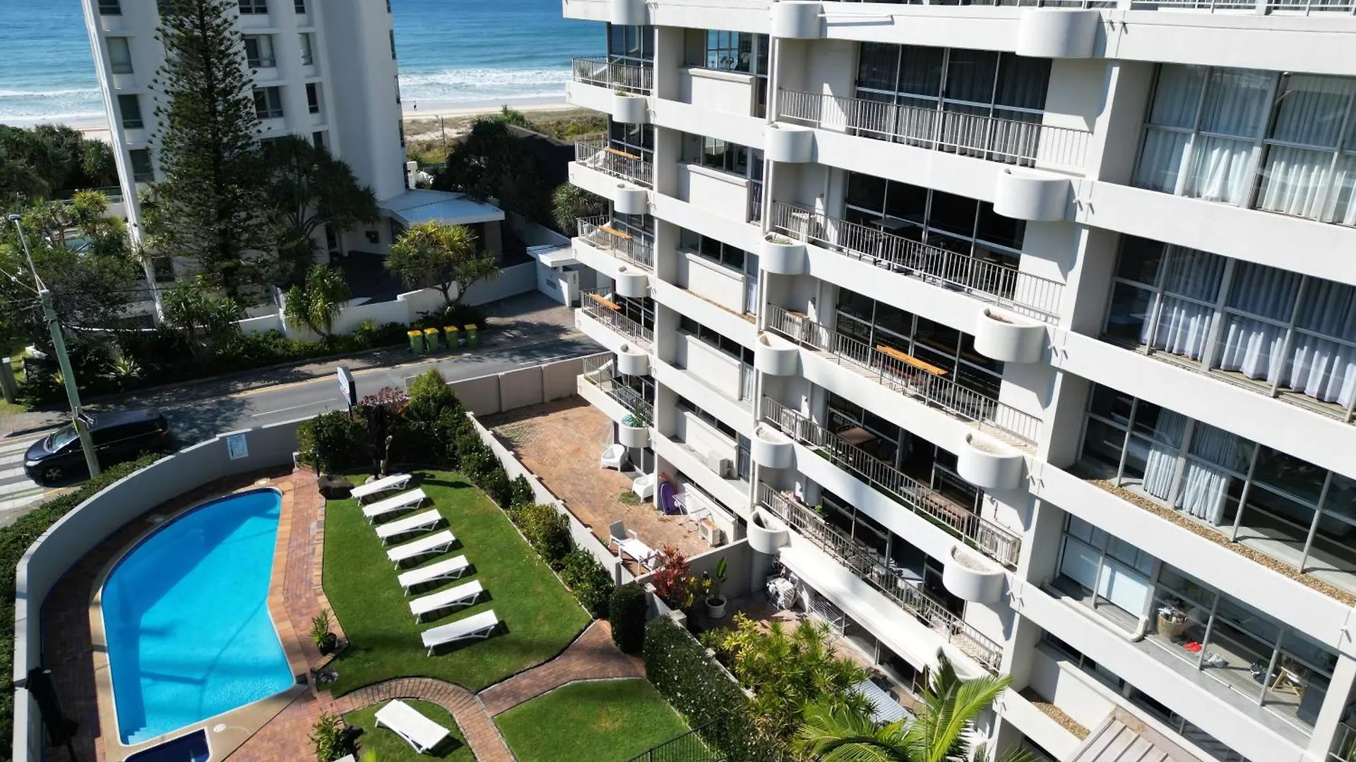 Surfers Aparthotel