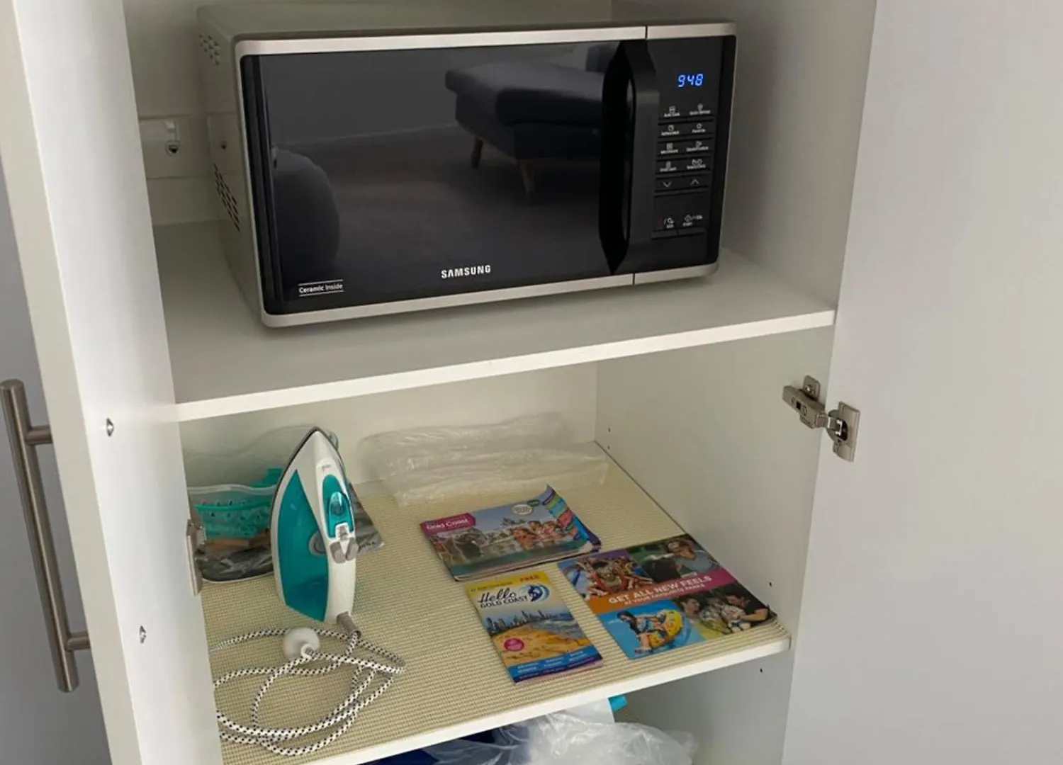 2bd Family Or Couple Upstairs Near Turf Club, Hota In Bundall Guest house 4*