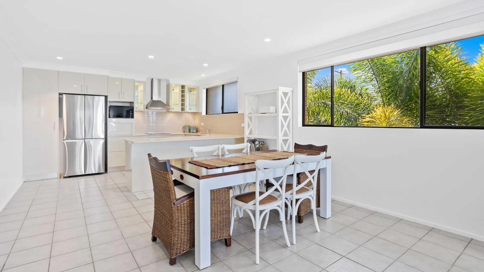 Beachside Palm Luxury - 2 Bedroom *
