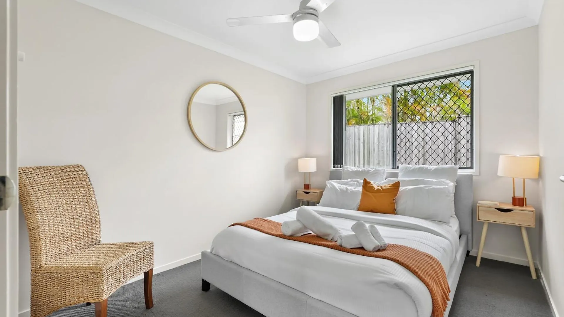 Apartment Comfy 5bdr 2bth Gold Coast