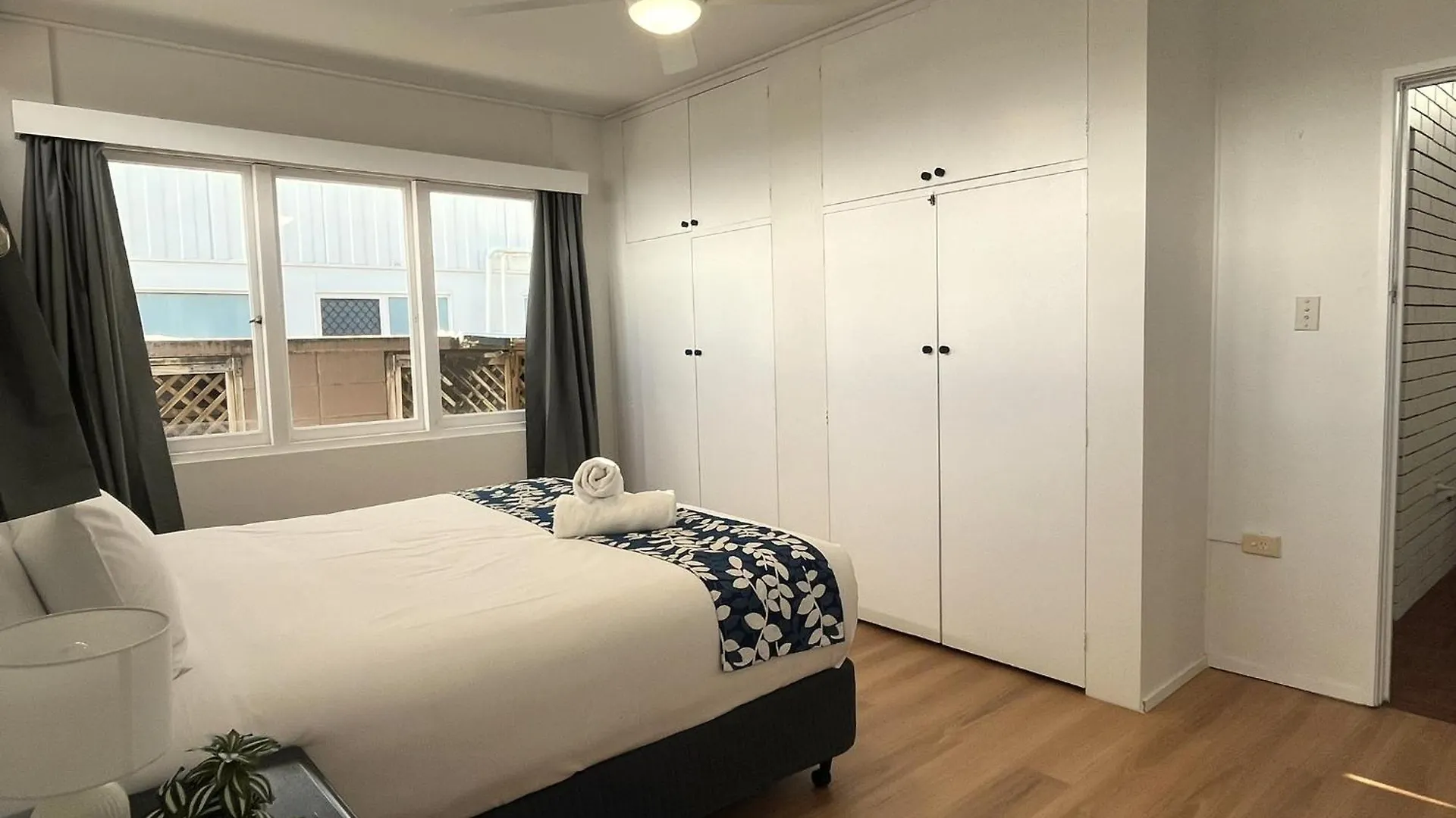 Browns Broadbeach Motel
