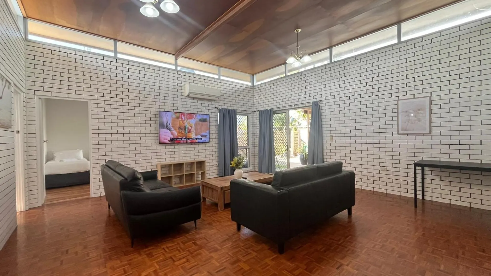 Browns Broadbeach Motel