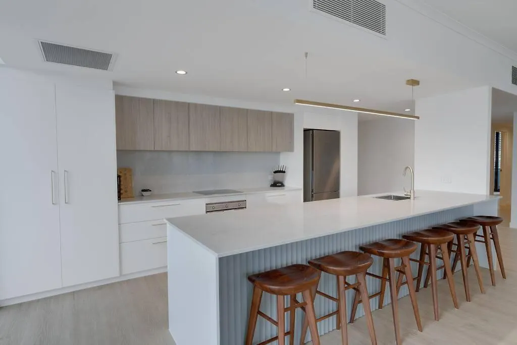 Private Rooftop Beachside 3-bed With Pool
