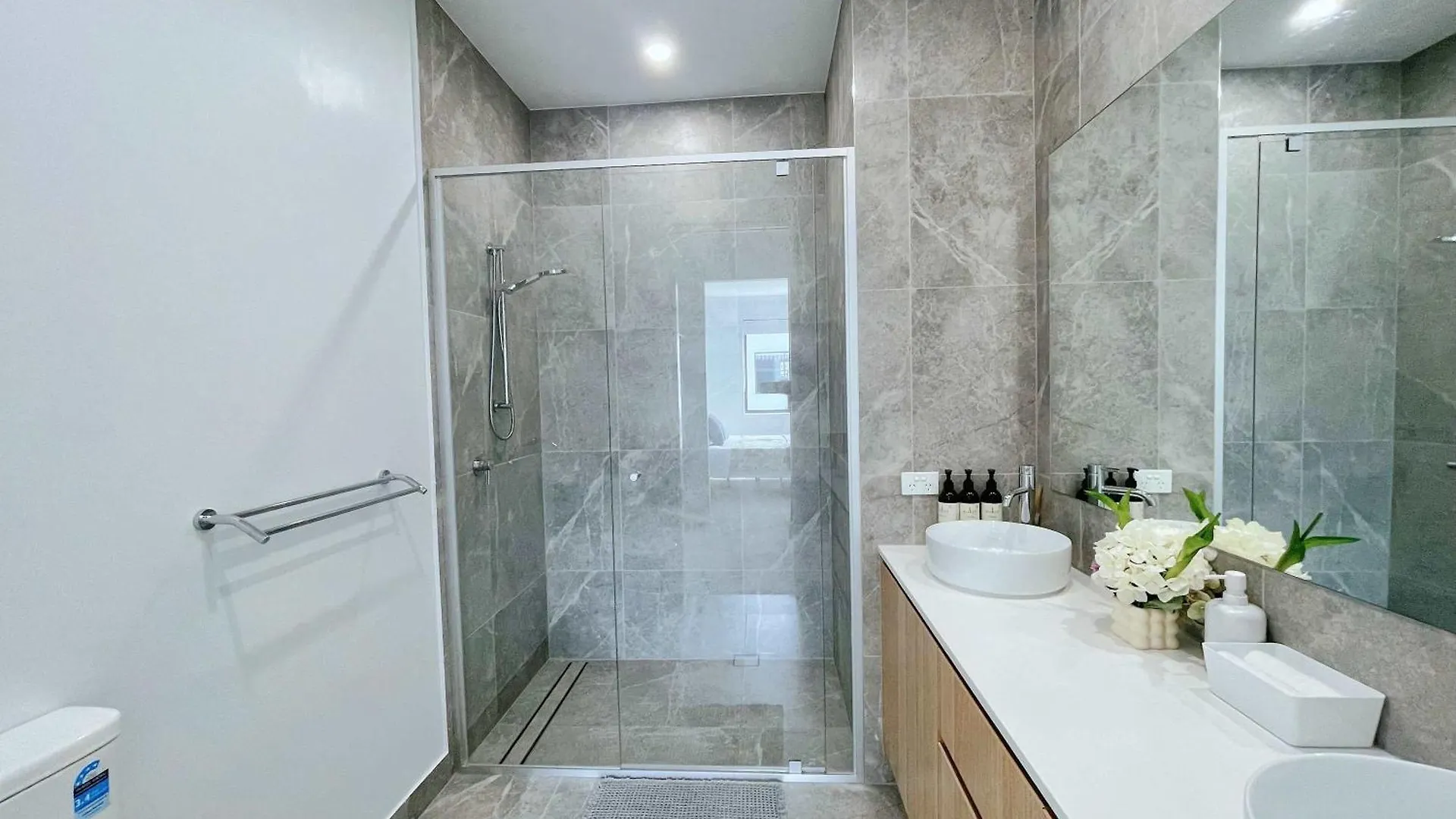 Brand New 3br Modern Comfort Oasis Wifi Parking Gold Coast