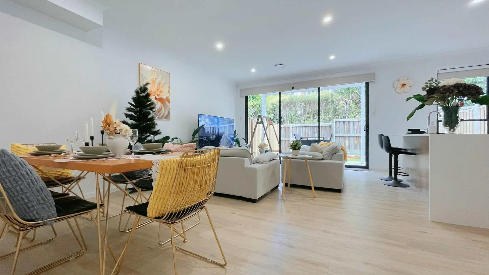 Holiday home Brand New 3br Modern Comfort Oasis Wifi Parking *
