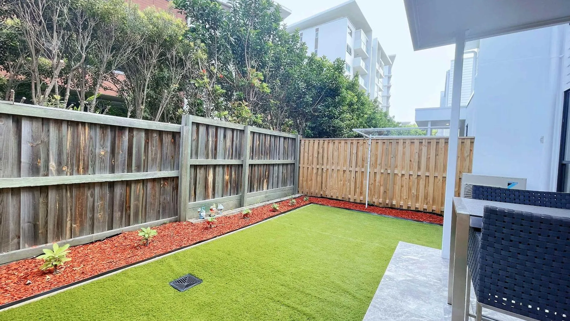 Holiday home Brand New 3br Modern Comfort Oasis Wifi Parking Gold Coast